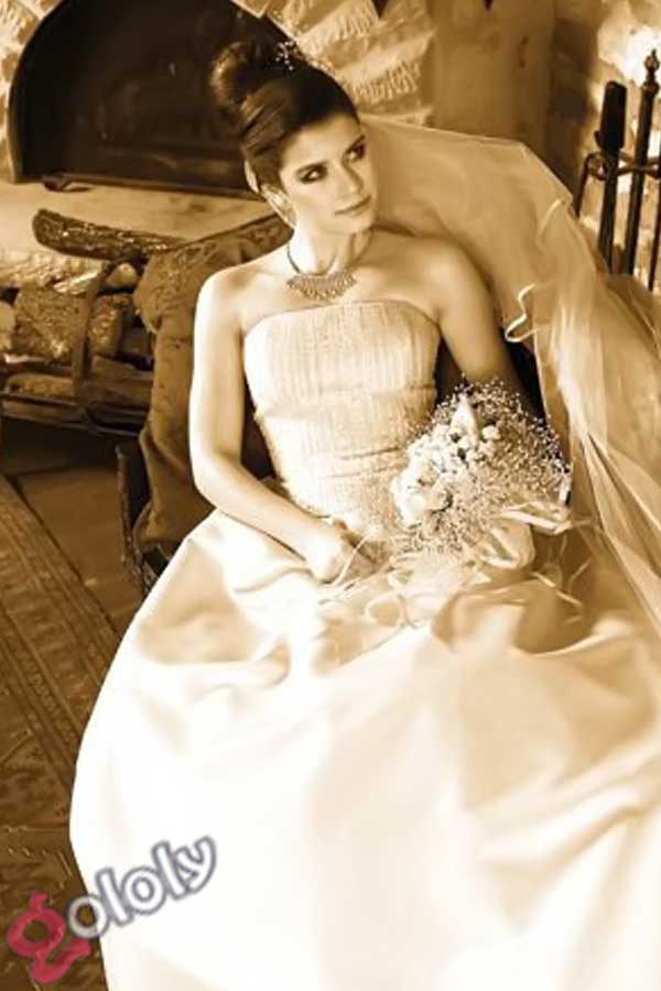 جولولي بالصور فساتين زفاف بيرين سات أيهما أجمل؟