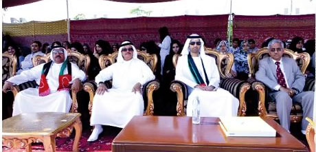 محمد بن سعود في حفل جامعة رأس الخيمة 