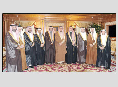الأمير سلمان يستقبل أعضاء مجلس ندوة الشباب الإسلامي