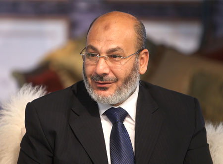 صفوت حجازي: مرسي سيعود الأحد بعد حادث جلل ستهتز له البلاد 