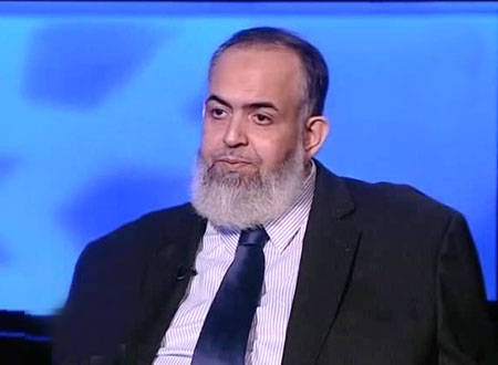 حازم أبو إسماعيل منتقداً أداء المجلس العسكري في إدارة أزمة العباسية