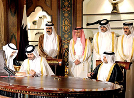 أمير قطر يشهد احتفالات زواج الشيخ عبدالله