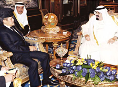 الملك عبدالله يستقبل وزير خارجية بروناي