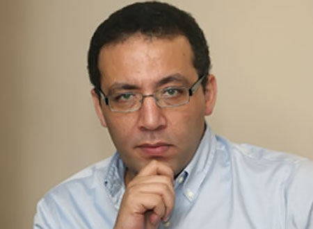 خالد صلاح يقترح حلا لتسديد الديون المحلية