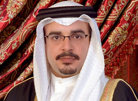 نائب ملك البحرين يستقبل أفراد العائلة