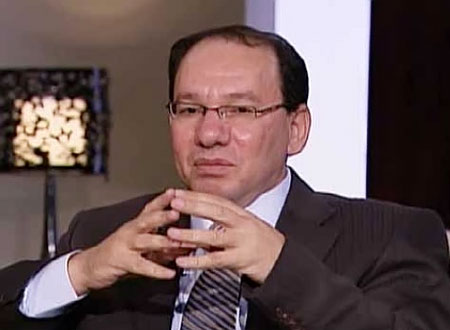 وائل قنديل يستقيل من منصبه بحزب البرادعي