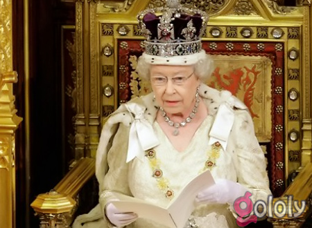 الملكة إليزابيث تحيي الذكرى الـ60 لجلوسها على عرش بريطانيا 