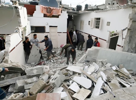 المؤسسات الخيرية تحمي بيوت غزة 