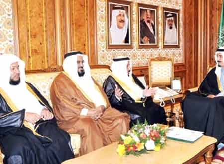 الأمير سلمان يستقبل رئيس جمعية التوعية والتأهيل