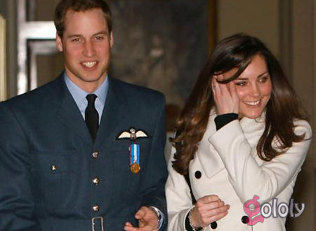 الأمير ويليام وزوجته يكسران التقاليد الملكية 