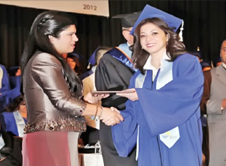 الأميرة سمية تشهد حفل تخرج الجامعة الألمانية