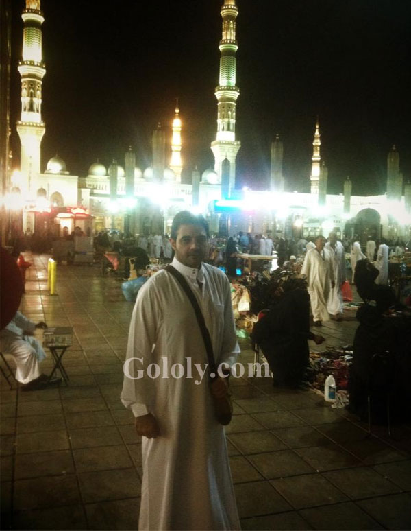 عمرو ياسين يؤدي العمرة.. شاهد