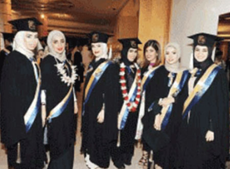 أوراد الجابر رعت حفل تخرج كلية الطب 