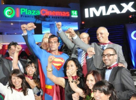 صور.. ساندرا نشأت في العرض الخاص لـ&laquo;Man of Steel&raquo;