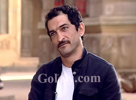 عمرو واكد يحذر جمهوره من &laquo;القط&raquo;