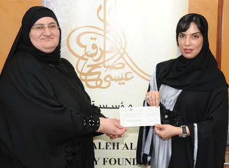 «عيسى القرق الخيرية» تتبرع لمركز راشد بـ 100 ألف درهم