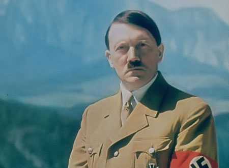 صور وفيديو.. مشاهد نادرة لأدولف هتلر بالألوان 