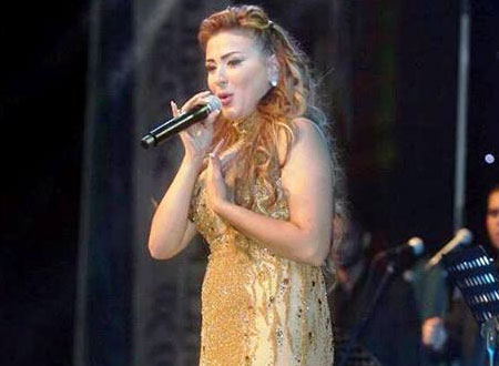 صور.. فرح يوسف حورية ذهبية تضئ سماء دبي