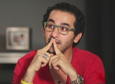 أحمد حلمي يستبدل دبلة زواجه بخاتم علم مصر