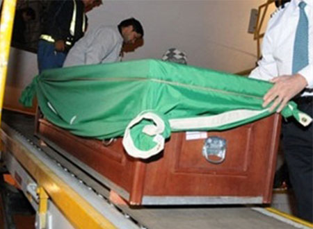 وصول جثمان السفير المصري بتنزانيا بعد سقوطه من الطابق الثامن