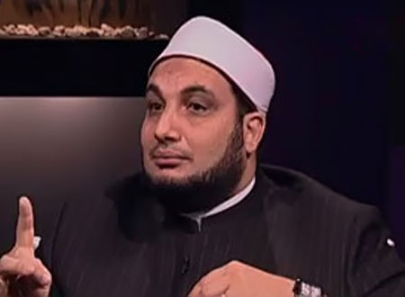 أحمد ترك: الخطيب السياسي ليس له مكان بالمساجد