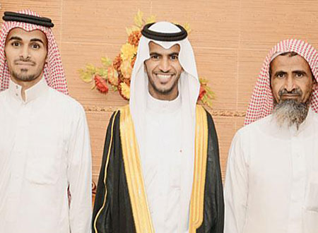 عوض يحتفل بزواجه في الباحة