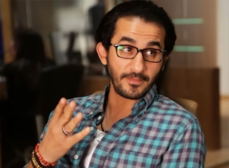 فيديو.. أحمد حلمي يرقص بالعصا في &laquo;Arabs Got Talent&raquo;