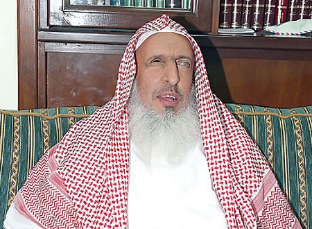 عبدالعزيز آل الشيخ يحذر من السخرية من المتدينين 