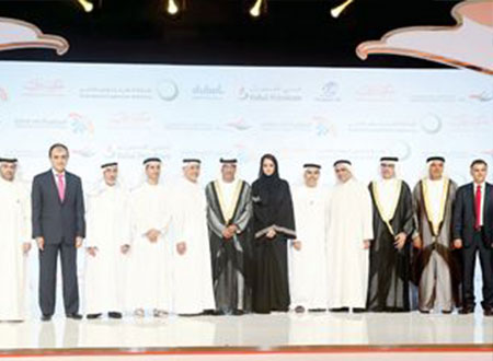 أحمد بن سعيد يكرم الفائزين بجائزة الإمارات للطاقة