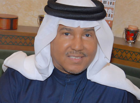 محمد عبده يعاني البرد والسيارة تنقذه ..صور