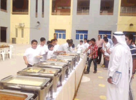 أبو أيوب الأنصاري تكرّم طلابها المثاليين 