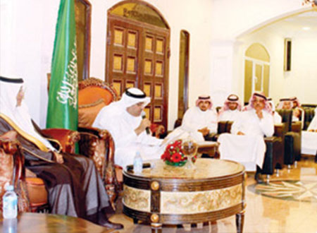 الملحقية تكرم متفوقي الدوحة
