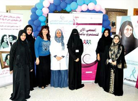 طالبات جامعة الإمارات يشاركن في التوعية بالسرطان