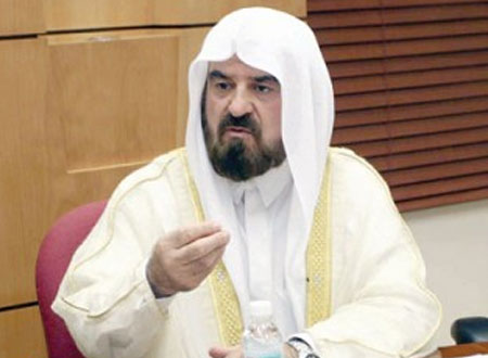 علي القرة داغي: هل يستوي دستور 2012 مع دستور السلطة الانقلابية؟