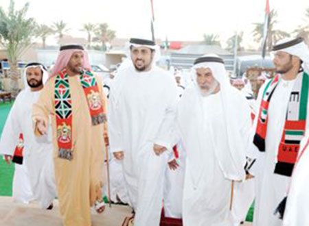 ذياب بن محمد  يحضر احتفال محمد العامري باليوم الوطني