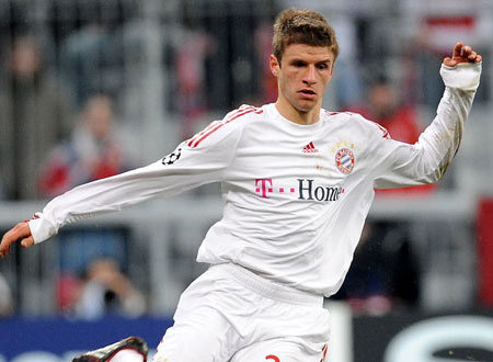 مولر يفقد أعصابه بسبب ميسي.. فيديو