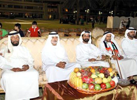 أبناء قبيلة «الكرب» يشاركون في أفراح الوطن