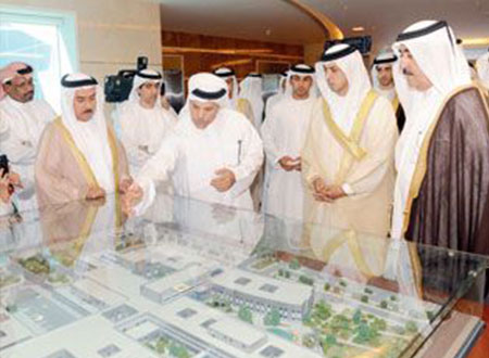 المعلا يفتتح مستشفى خليفة بحضور منصور بن زايد