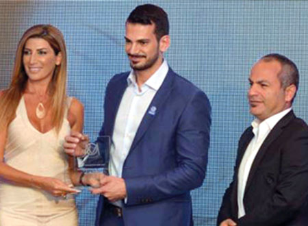 نورالدين اليوسف يفوز بجائزة أفضل مذيع خليجي