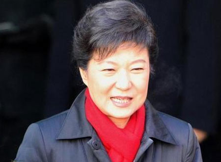رئيسة كوريا الجنوبية بارك كون هيه تعتذر لشعبها عن حادث العبّارة