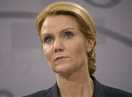 صور.. زوج هيلي شميت رئيسة وزراء الدنمارك التي داعبها باراك أوباما شاذ