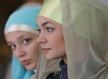مصر العلمانية ينظم يوم خلع الحجاب بطلعت حرب