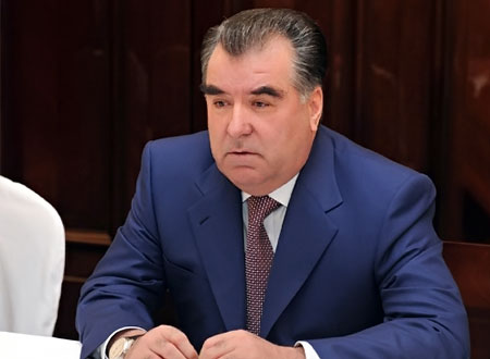 أقارب رئيس طاجيكستان إمام علي رحمن يستخدمون سيارات مسروقة