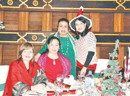 لجنة المرأة الدولية احتفلت بعيدي الميلاد والعام الجديد 