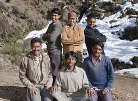 هندية تتزوج من خمسة أشقاء