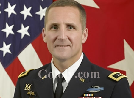 إقالة الجنرال رالف بيكر بسبب التحرش الجنسي 