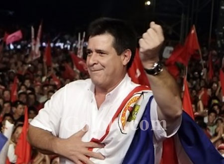 هوراكيو كارتيس يفوز برئاسة باراجواي