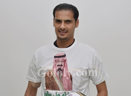 الحكم السعودي فهد العريني يجبر لاعب على قص شعره قبل المباراة  