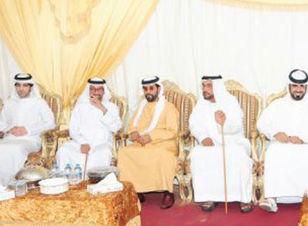 طحنون بن محمد يعزي في وفاة خليفة بن سويدان النعيمي