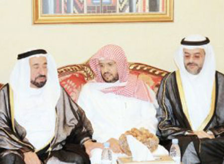 حاكم الشارقة يعزي البشري في وفاة أبنائه
